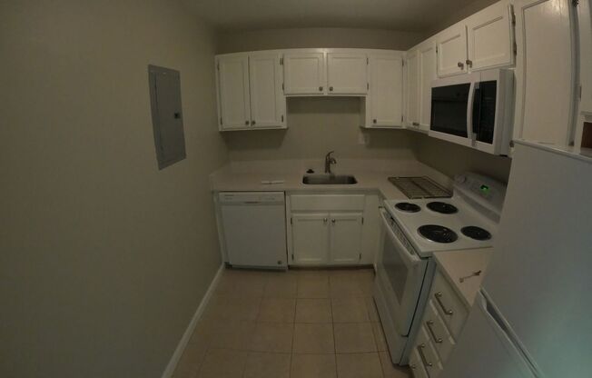 1 bed, 1 bath, $1,400, Unit 394 - 102