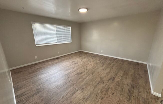 2 beds, 1 bath, 940 sqft, $1,145, Unit Unit 17