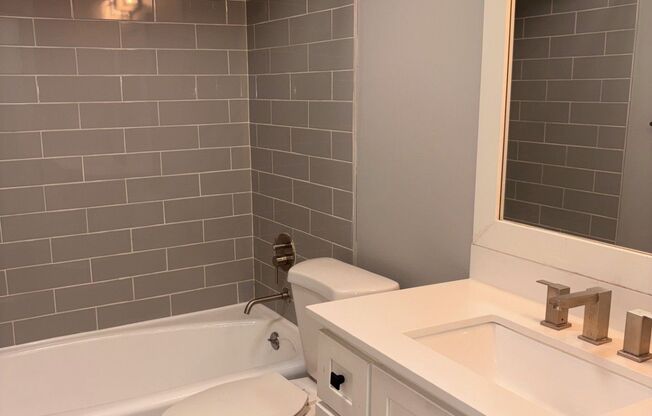 2 beds, 1 bath, 830 sqft, $1,395, Unit 53