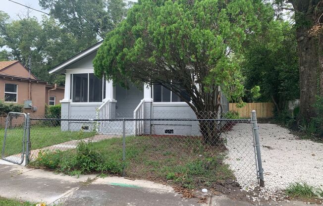 Remodeled Bungalow Ready to Rent $1425