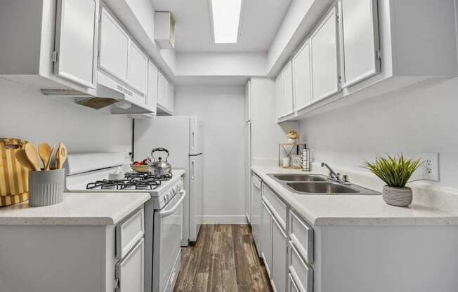 Madera at Metro White Kitchen