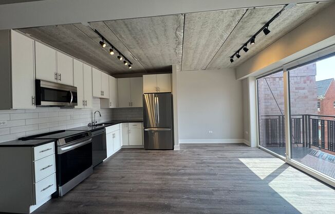 2 beds, 2 baths, 908 sqft, $3,650, Unit 952-811