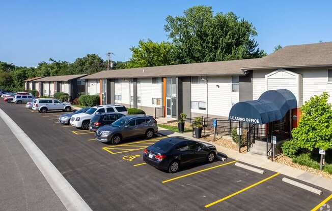 Exterior leasing office at Suntree apartments in kansas city kansas