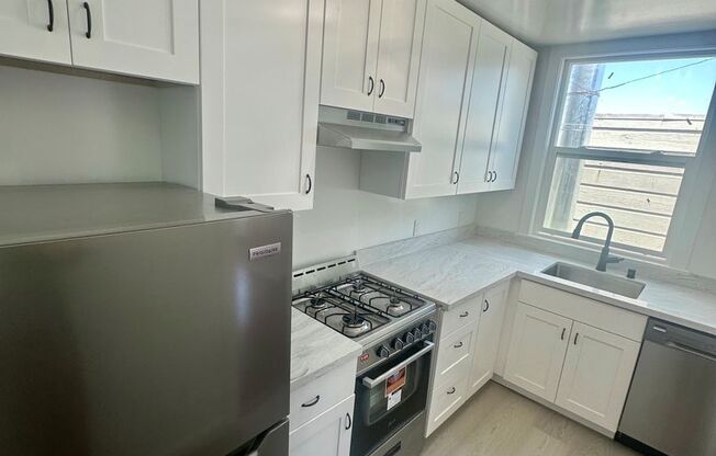 1690 Golden Gate Avenue (941r)