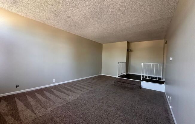 Studio, 1 bath, 400 sqft, $700, Unit 815