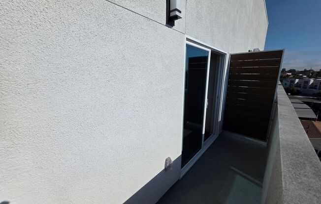 Studio, 1 bath, 324 sqft, $1,805, Unit 407