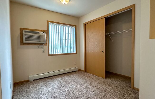 2 beds, 1 bath, 1,295 sqft, $1,440, Unit ML 515-11