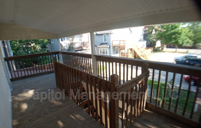 220 W Lapeer St