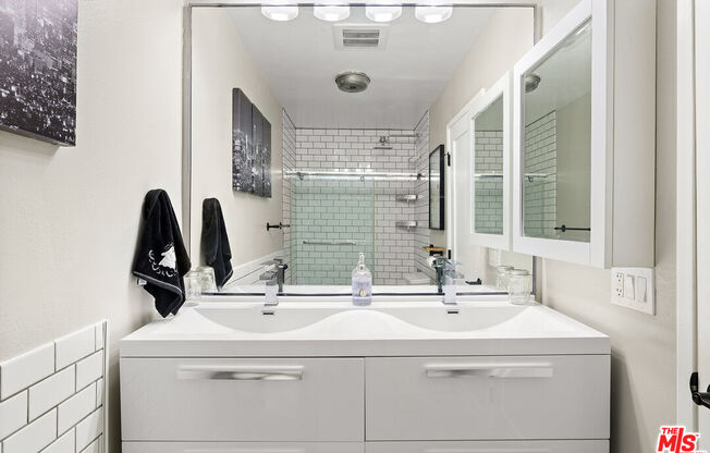 2 beds, 2 baths, 1,203 sqft, $3,800, Unit 205