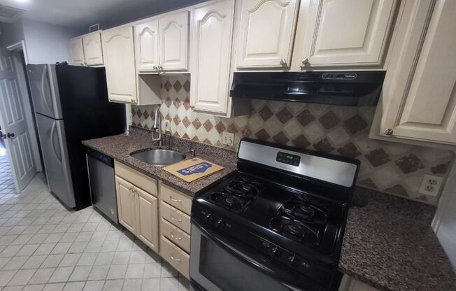 2 Bedroom 2 Bath with Rooftop Deck!