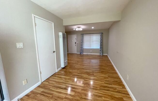 Updated 2 bed 1.5 bath townhome in central Fremont close to Fremont Bart