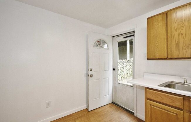 1423 Ridge Ave