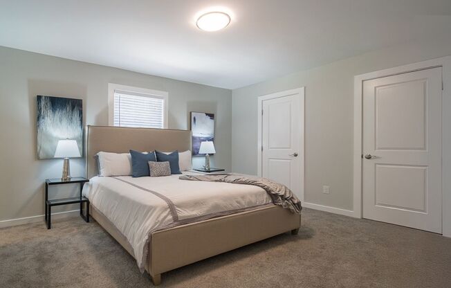 3 beds, 2.5 baths, 1,600 sqft, $1,696, Unit F5