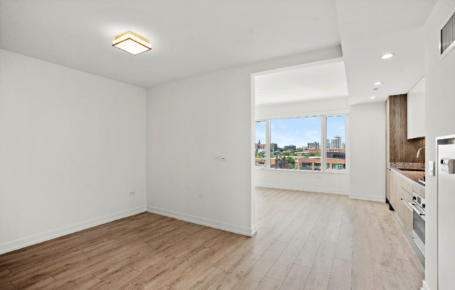 169 W ELM ST
