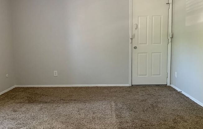 2 beds, 1 bath, 900 sqft, $1,095, Unit 3701 #3