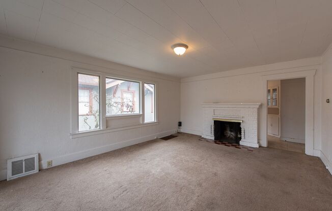 Beautiful 4 Bedroom Home Located on North Beacon Hill!