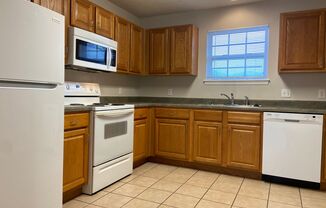 3 beds, 2 baths, $1,200, Unit UNIT C