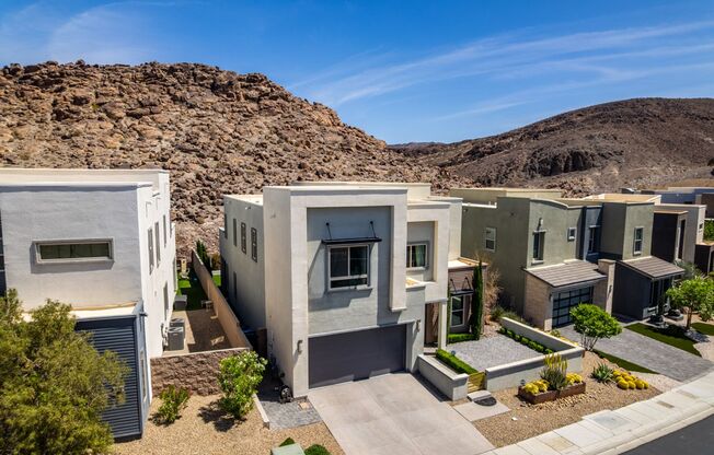 Furnished Luxury Rental with Mountain Views in Gated Henderson Community