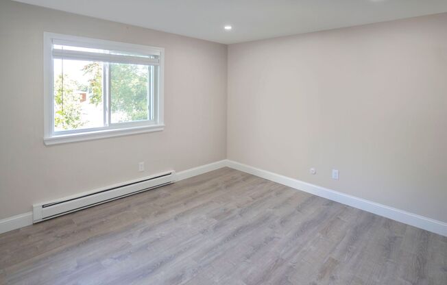 1 bed, 1 bath, 775 sqft, $2,300, Unit 76-1