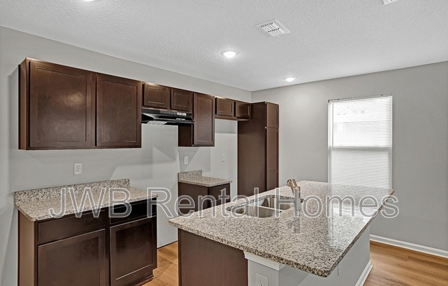 2034 COMMONWEALTH AVE