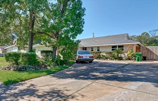 7614 BARBERTON DR