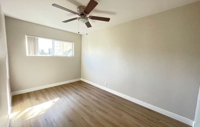 2 beds, 1 bath, 700 sqft, $2,350, Unit #549