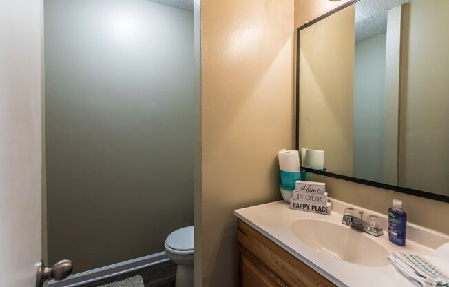 2 beds, 1.5 baths, 1,100 sqft, $1,050