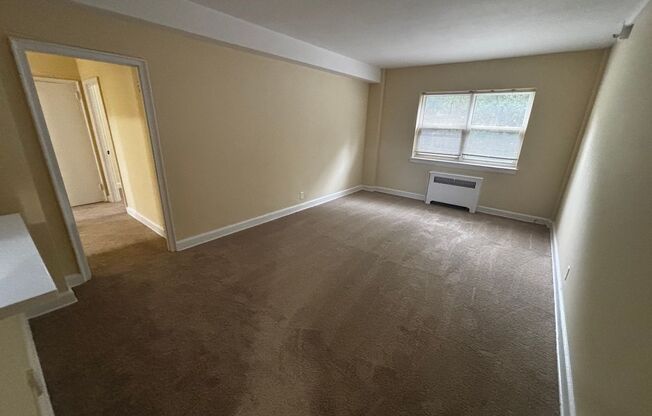 2 beds, 1 bath, $1,150, Unit B51