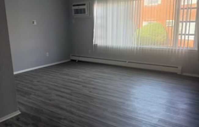 1 bed, 1 bath, 570 sqft, $1,200, Unit 46HS-13