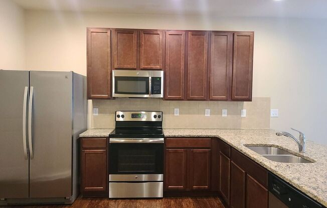 Spacious 3BR/2.5BA Home with Loft in Swim Community