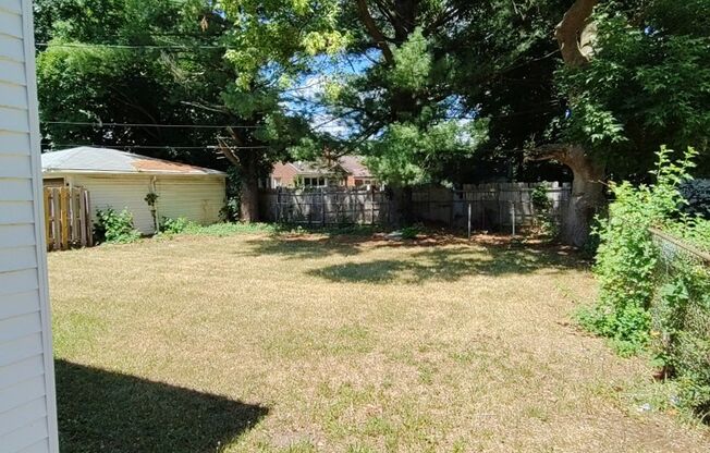 2 bedroom 1 Bath Brick Ranch - Now Available!