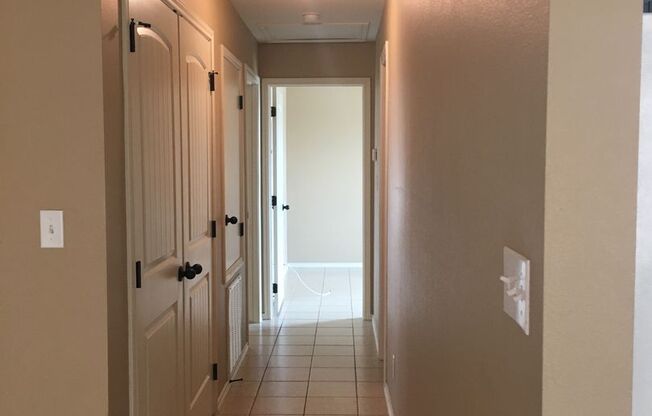 2 beds, 2 baths, 907 sqft, $850, Unit Apt 10 1st Floor (TXU 157533926)