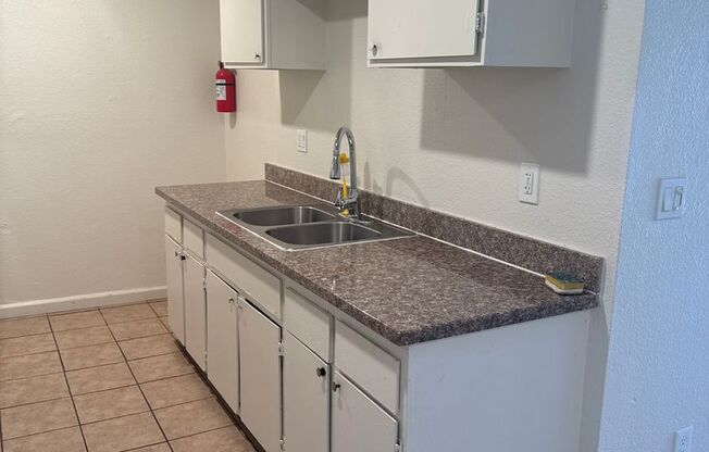 8821-8823 Kelley Dr