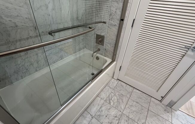 1 bed, 1 bath, $4,250, Unit # 21E