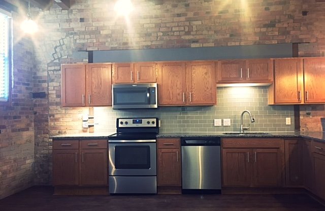 3 beds, 2 baths, 1,360 sqft, $2,850, Unit 306