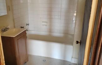 1 bed, 1 bath, $750, Unit 306