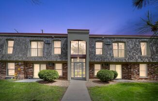 1 Bedroom, 1 Bath open floor plan close to Downtown Hopkins