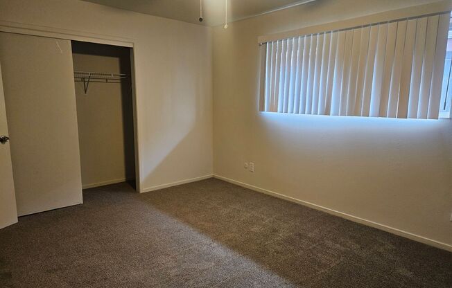 2 beds, 1.5 baths, 900 sqft, $1,400, Unit Santa Ana 33 West  Apt C