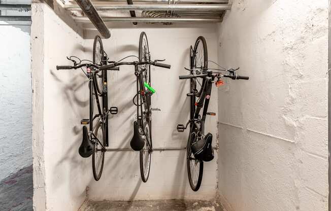 Bike racks at Somerset Place Apartments in Chicago, IL 60640
