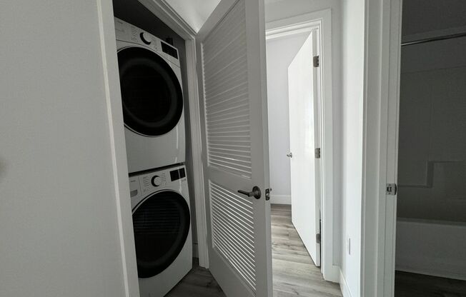 2 beds, 2 baths, 911 sqft, $2,795, Unit 604