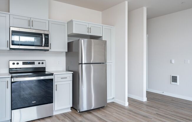 2 beds, 2 baths, 920 sqft, $2,350, Unit 40-205