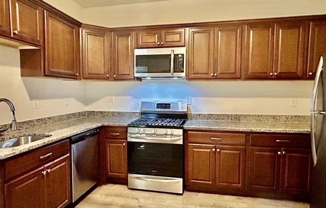 2 beds, 1 bath, $2,400, Unit 1