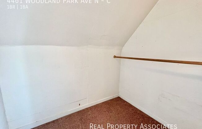 4461 WOODLAND PARK AVE N