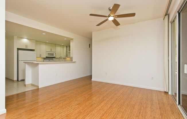 3 BED, 2 BATH 2 PARKING IN GATED MOANALUA VILLAGE