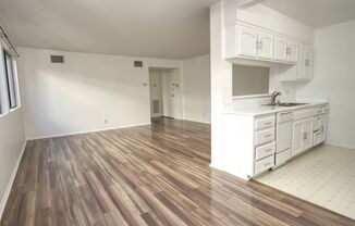 1 Bedroom 1 Bath Condo Located in Canoga Park