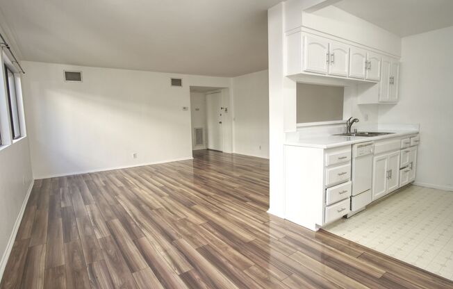 1 bed, 1 bath, $1,950, Unit # 4