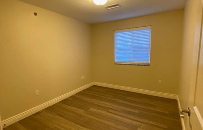 4 beds, 2 baths, 1,005 sqft, $1,450, Unit C303