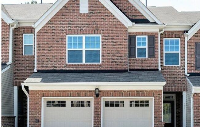 3 Bedroom 2.5 Bathroom Townhome Home w/ Open Floorplan and a 2 car Garage in the heart of Morrisville