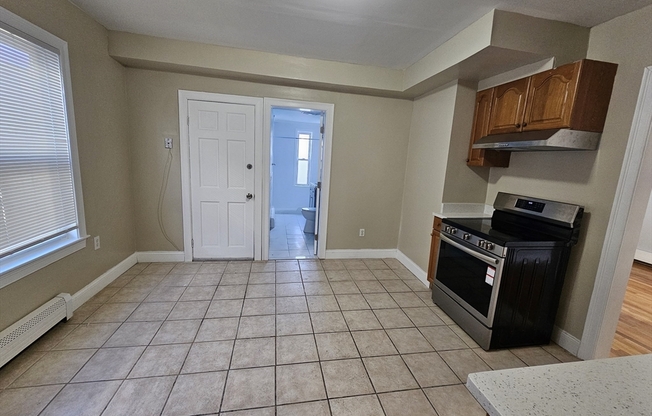 2 beds, 1 bath, 1,150 sqft, $2,500, Unit 1