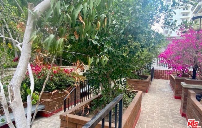 2 beds, 2 baths, 1,088 sqft, $6,200, Unit 1809